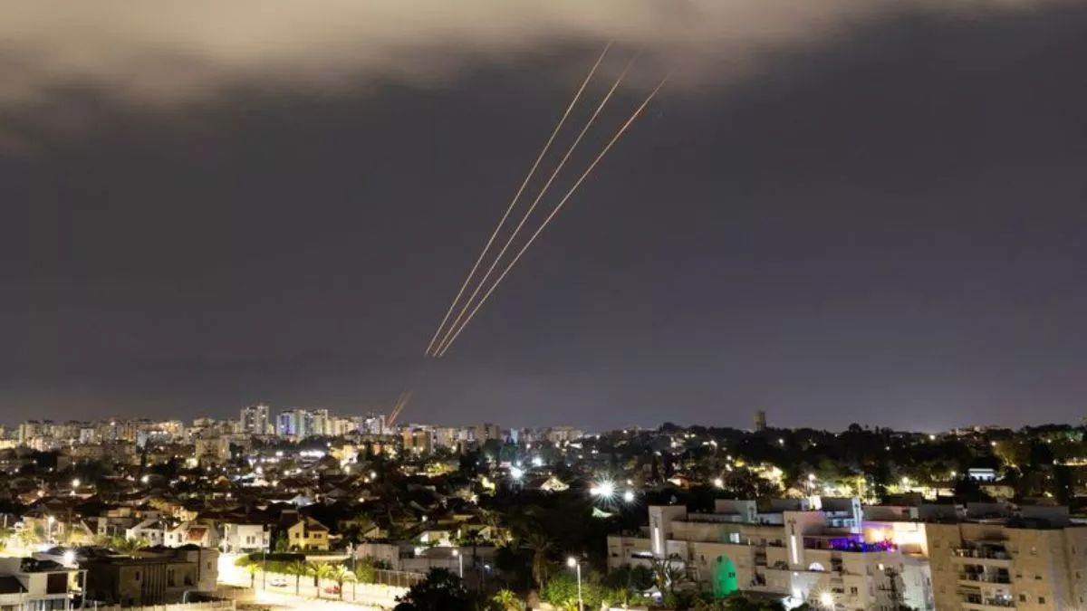 Iran Israel Battle: एक और युद्ध का खतरा, नहीं मान रहा इजरायल, ईरान भी बोला, फिर करेंगे बड़ा हमला