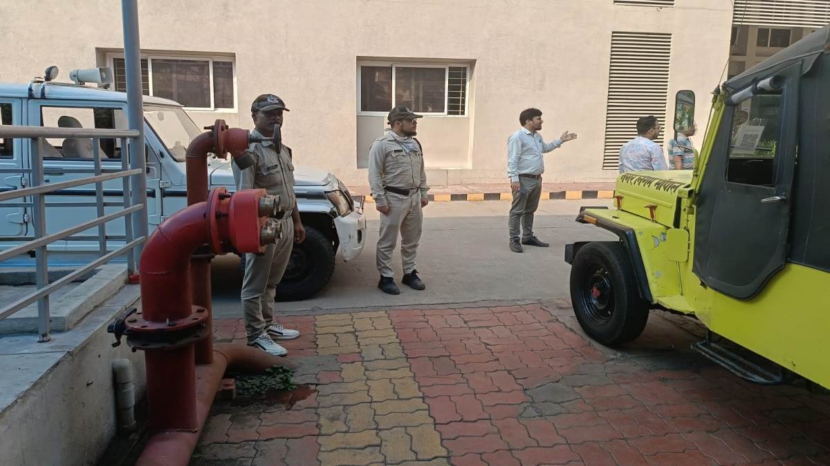 Bhopal Information: काटजू अस्पताल में फायर सेफ्टी का निरीक्षण, प्रेशर मशीन निकली खराब
