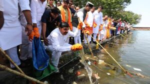 Bhopal Information: ‘जल गंगा संवर्धन अभियान’ में सहभागी बने सीएम मोहन यादव, छोटे तालाब पर किया श्रमदान