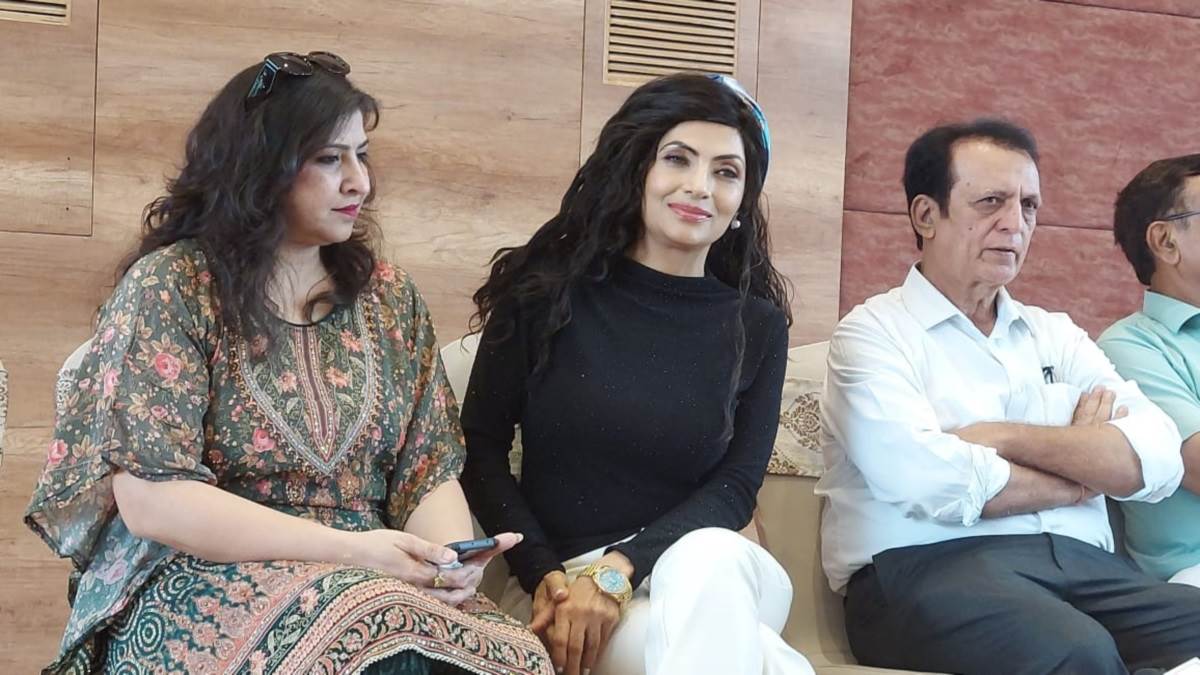 Bhopal Information: भोपाल पहुंचीं अभिनेत्री सिमरन आहूजा, बोलीं- कंगना को थप्पड़ मारना गलत