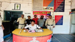 Bilaspur Crime Information: पत्नी से अवैध संबंध की आशंका पर पेट्रोल पंप संचालक की पिटाई, अपहरण कर छोड़ा सेंदरी में