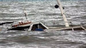 Congo Boat Sank: कांगो में नदी में नाव डूबने से 80 लोगों की मौत, 150 से अधिक लोगों ने तैरकर बचाई जान Congo Boat Sank: कांगो में नदी में नाव डूबने से 80 लोगों की मौत, 150 से अधिक लोगों ने तैरकर बचाई जान