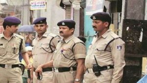 Dindori Information : शहपुरा में सेल्समैन ने की 31 लाख से अधिक कीमत के राशन की हेराफेरी Dindori Information : शहपुरा में सेल्समैन ने की 31 लाख से अधिक कीमत के राशन की हेराफेरी