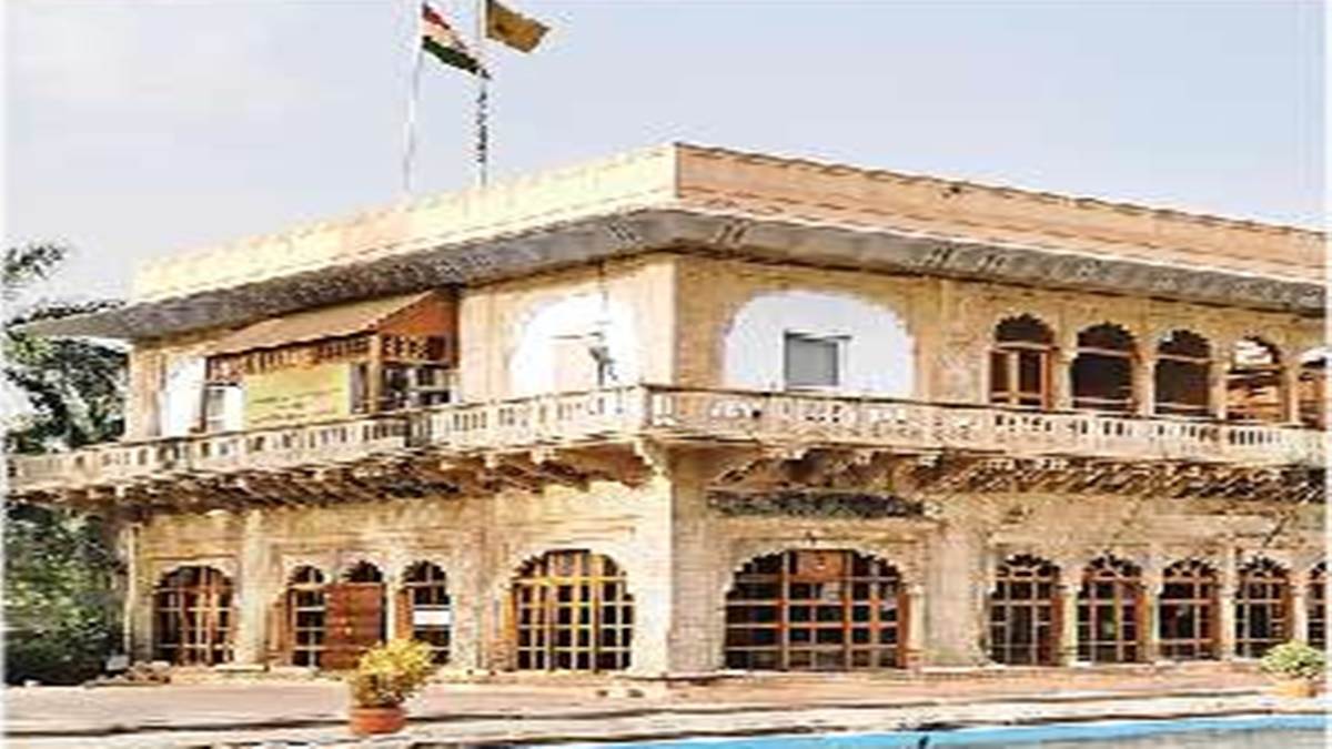 Gwalior Information: घुमावदार है महापौर कार्यालय की सीढ़ियां, अब यहां लगेगी लिफ्ट