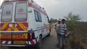 Narsinghpur Information: गांव तक नहीं पहुंची एंबुलेंस तो गर्भवती को ट्रैक्टर पर ला रहे थे, रास्ते में हो गई डिलीवरी Narsinghpur Information: गांव तक नहीं पहुंची एंबुलेंस तो गर्भवती को ट्रैक्टर पर ला रहे थे, रास्ते में हो गई डिलीवरी