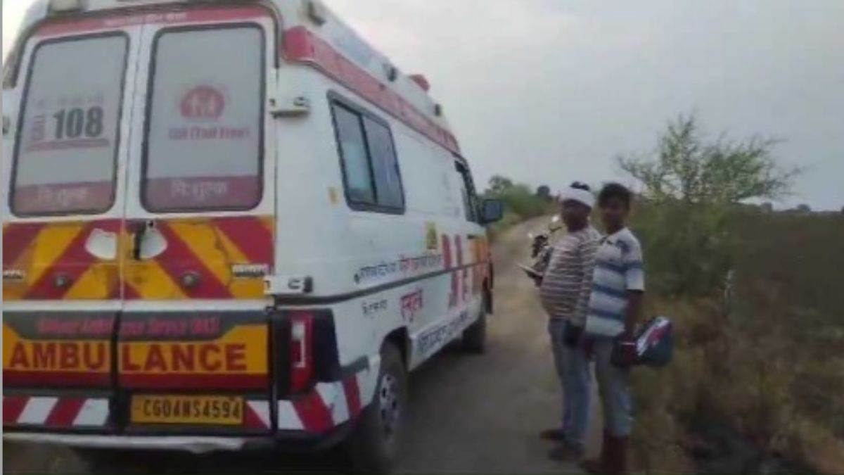 Narsinghpur Information: गांव तक नहीं पहुंची एंबुलेंस तो गर्भवती को ट्रैक्टर पर ला रहे थे, रास्ते में हो गई डिलीवरी