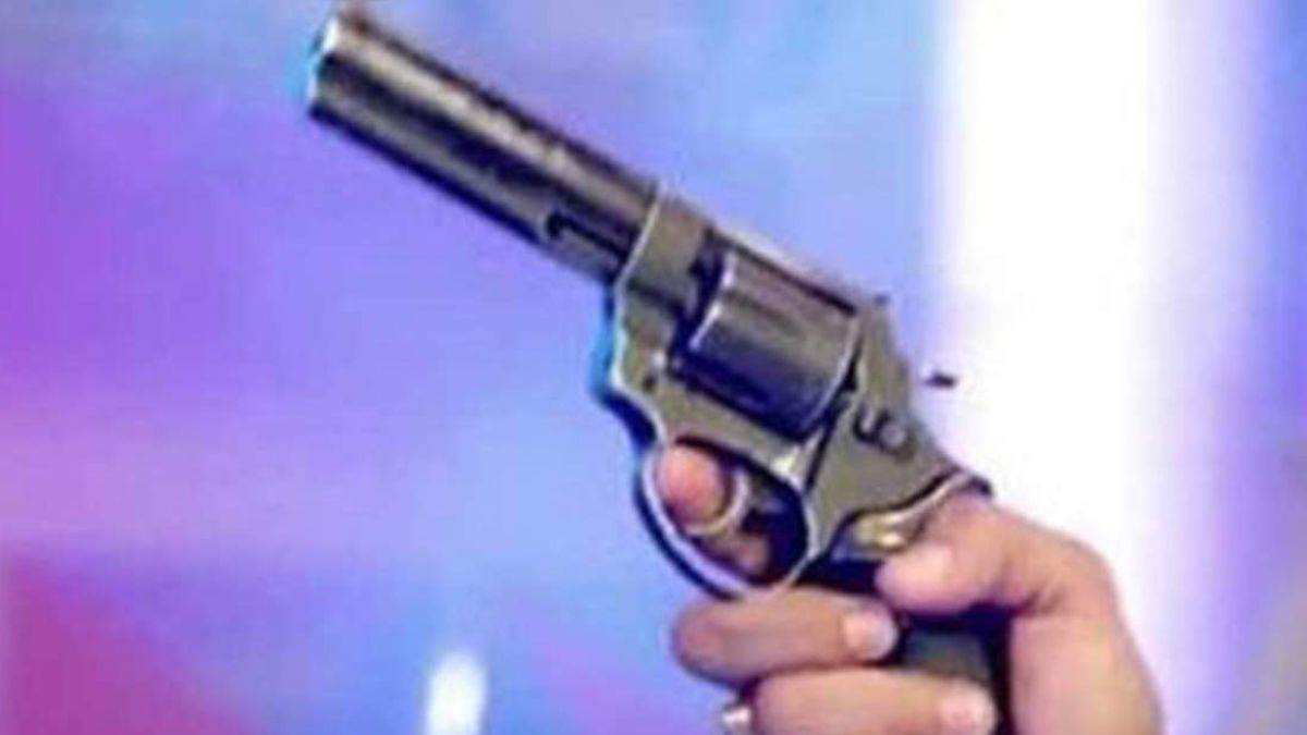 Rewa Information: बारहवीं की छात्रा को घर में घुसकर युवक ने मारी गोली, अस्‍पताल में भर्ती