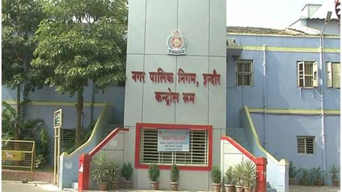 इंदौर शहर में 100 से ज्यादा फर्जी टैंकर सिर्फ कागज पर बांट रहे पानी, नगर निगम में एक और घोटाला