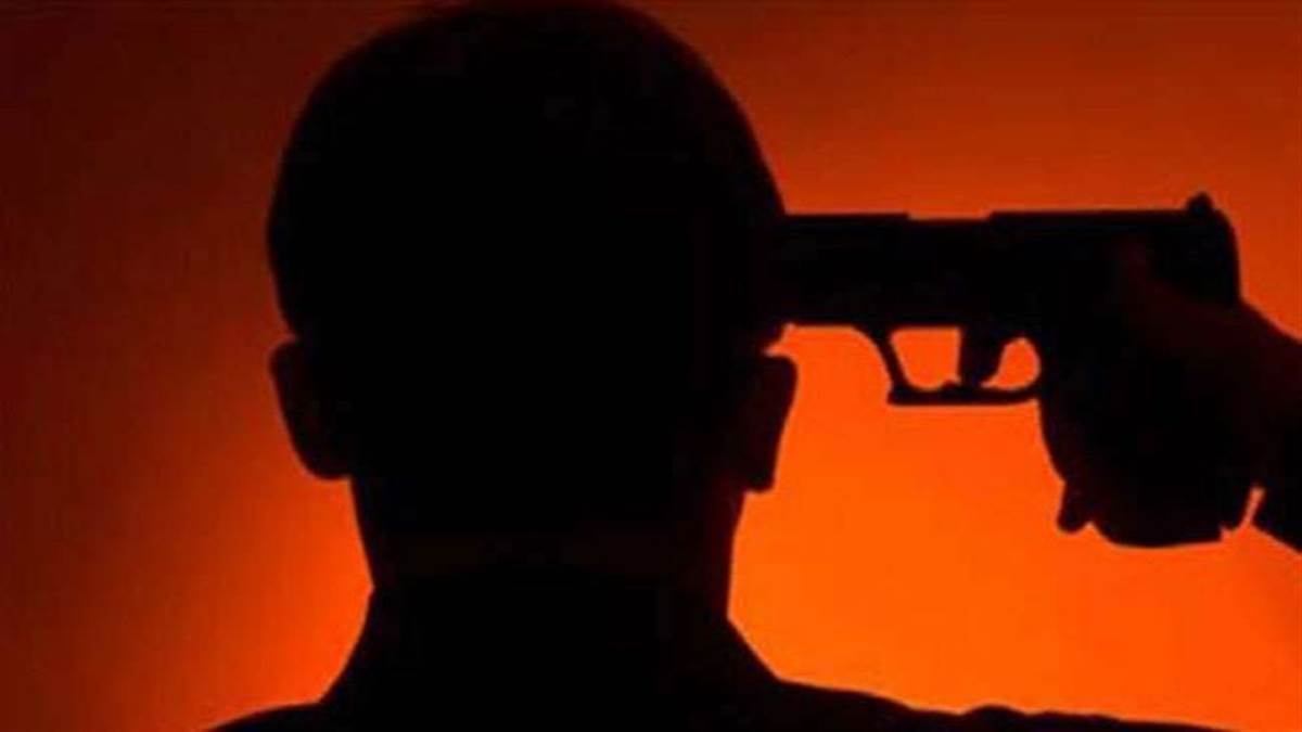 बीजापुर में CAF कैंप में जवान ने खुद को मारी गोली, गंभीर रूप से घायल, मेडिकल कॉलेज में भर्ती