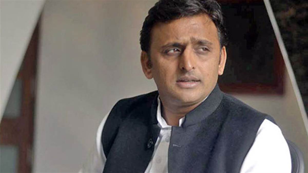 सपा मुखिया अखिलेश यादव ने करहल विधानसभा सीट से दिया इस्तीफा, नेता प्रतिपक्ष पद भी छोड़ा