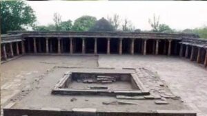 Bhojshala Survey: धार की भोजशाला पर अब जैन समाज का दावा, हाई कोर्ट में कहा- खोदाई में मिलीं मूर्तियां उनके तीर्थंकर की