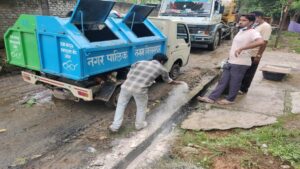 Bilaspur Information: नईदुनिया न्यूज, बिलासपुर। सकरी के अटल आवास में डायरिया, बचाव के लिए निगम का सघन अभियान