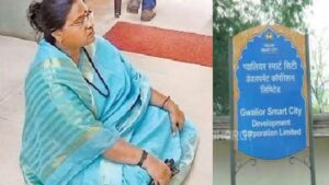 Gwalior Information: खराब स्ट्रीट लाइटों पर फूटा गुस्सा, स्मार्ट सिटी कार्यालय में भाजपा पार्षद का धरना