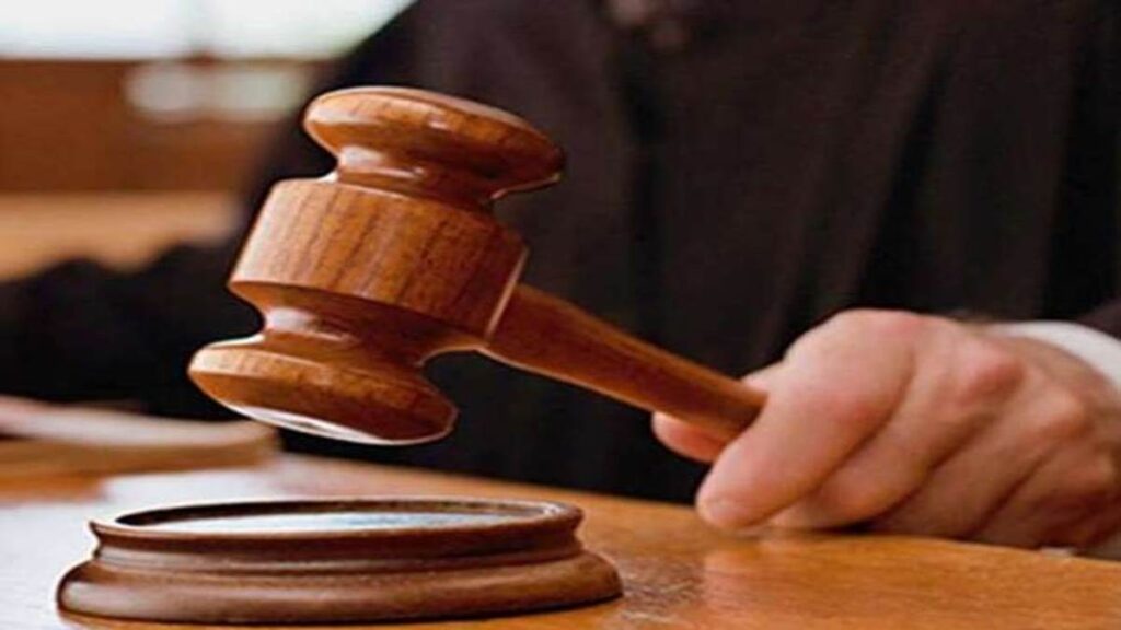 MP High Court: मध्‍य प्रदेश के पूर्व डीजीपी पुरुषोत्तम शर्मा की पेंशन से 50 हजार कटौती के निर्देश