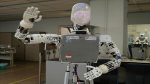 Robotic Suicide: रोबोट पर था वर्कलोड, सीढ़ी से छलांग लगाकर किया सुसाइड, बिखर गए पुर्जे