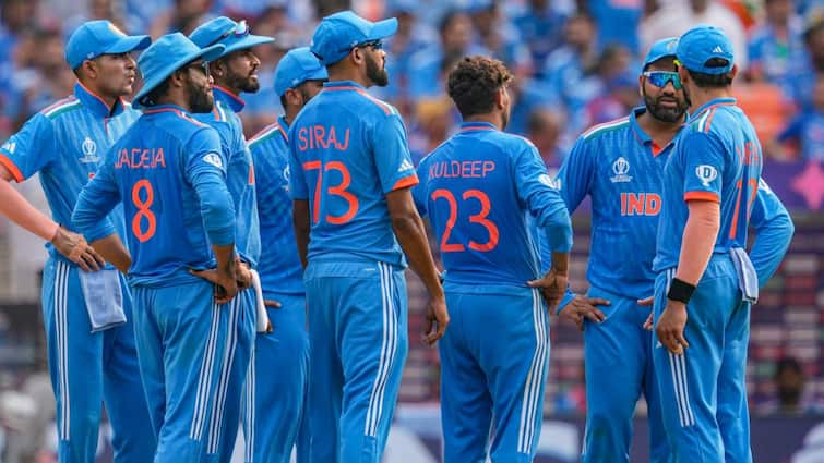 चैंपियंस ट्रॉफी 2025 हाइब्रिड मॉडल टीम इंडिया के दुबई में IND बनाम PAK मैच खेलने की संभावना है