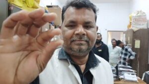 Diamond in Panna: जिस खेत में सब्जी उगाकर परिवार पाल रहा था किसान, उसी में मिला 7.44 कैरेट का हीरा