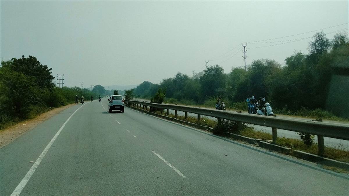 Greenfield six lane Information: 11 महीनों में 19 बार बढ़ी तारीख, नहीं हो पाया ग्रीनफील्ड एक्सप्रेस वे का टेंडर