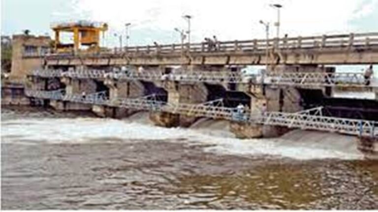 Gwalior Water provide : कहीं पहुंचा पानी, कई इलाकों में आया ही नहीं Gwalior Water provide : कहीं पहुंचा पानी, कई इलाकों में आया ही नहीं
