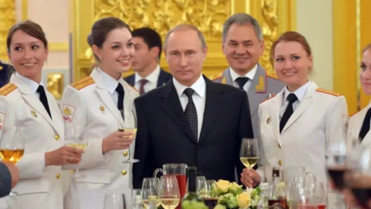 Ministry Of Intercourse: रशिया में पुतिन बनाएंगे ‘सेक्स मंत्रालय’, इसके पीछे की वजह हैरान करने वाली