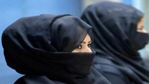 Taliban Weird Rule: अफगानिस्तान में तालिबान का ताजा फरमान… ‘महिला की आवाज सुनना हराम, खुदा की इबादत भी मन ही मन करें’