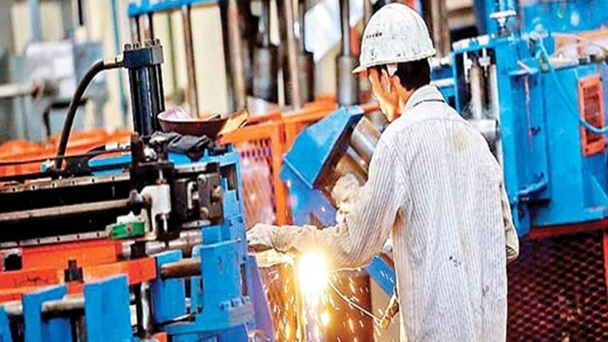 छत्‍तीसगढ़ में युवाओं के लिए बढ़ेंगी रोजगार संभावनाएं, हर महीने मिलेगा 15,000 रुपये प्रशिक्षण भत्ता, जानिए नई औद्योगिक नीति की खास बातें