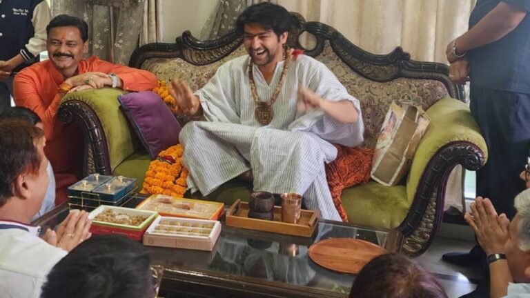 ‘बंटेंगे तो कटेंगे’ पर बोले पं. धीरेंद्र शास्त्री- भारतीय एक हों, हम बंटेंगे तो चीन-पाकिस्तान वाले हमें काटेंगे ‘बंटेंगे तो कटेंगे’ पर बोले पं. धीरेंद्र शास्त्री- भारतीय एक हों, हम बंटेंगे तो चीन-पाकिस्तान वाले हमें काटेंगे