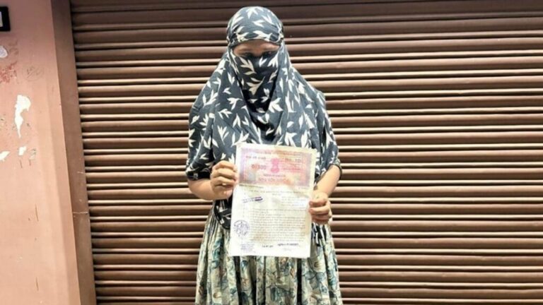 मेरा रेप नहीं हुआ था… महिला ने लिया यूटर्न, बोली- पति की नौकरी बचाने लगाया गंदा आरोप, जानिए पूरा मामला मेरा रेप नहीं हुआ था… महिला ने लिया यूटर्न, बोली- पति की नौकरी बचाने लगाया गंदा आरोप, जानिए पूरा मामला