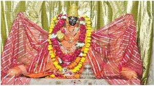 मौसम में आई ठंडक तो बदला भगवान का खानपान व परिधान