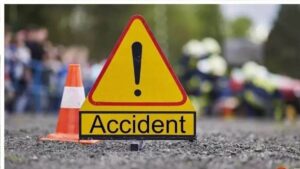 रामपाल के सत्संग से लौट रहे मैजिक का टायर फटने से पलटा, महिला की मौत, 6 महीने का नवजात घायल रामपाल के सत्संग से लौट रहे मैजिक का टायर फटने से पलटा, महिला की मौत, 6 महीने का नवजात घायल