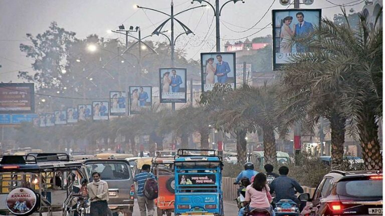 शहर का एक्यूआइ 26 दिन से 400 के पार, अब चार करोड़ से बनाया निपटने का प्लान शहर का एक्यूआइ 26 दिन से 400 के पार, अब चार करोड़ से बनाया निपटने का प्लान