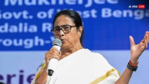 पश्चिम बंगाल की भाजपा नेता अग्निमित्रा पॉल ने ममता बनर्जी पर आतंकवादियों के आधार कार्ड का तुष्टीकरण करने का आरोप लगाया