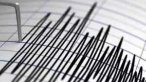 तेलंगाना भूकंप: तेलंगाना में भूकंप के तेज झटके, महाराष्ट्र-छत्तीसगढ़ में भी कांपी धरती, घर से बाहर भागे लोग