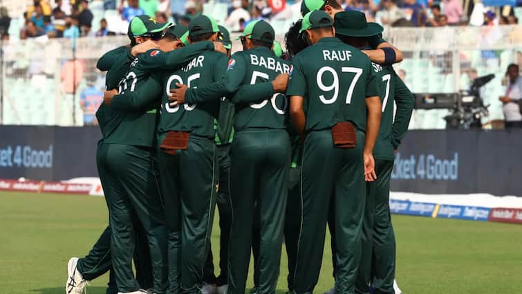 दक्षिण अफ्रीका बनाम पाक तीसरा वनडे सैम अयूब सेंचुरी पिंक वनडे जोहान्सबर्ग दक्षिण अफ्रीका बनाम पाकिस्तान बाबर आजम मोहम्मद रिजवान