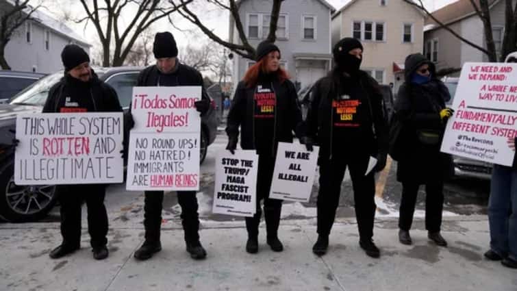 Rayrana में अवैध अवैध त त ीके से घुसने घुसने घुसने घुसने घुसने प प प प प चirch-स tak में kaynahairी r प rir बोले ट r ट