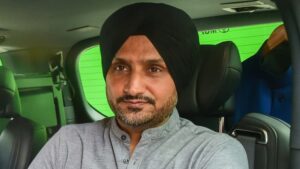 हरभजन सिंह पूर्व भारतीय स्पिनर पेड डॉग्स बार्क सोशल मीडिया पोस्ट वायरल यहां देखें