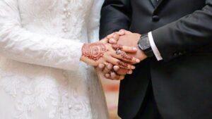 चीन केमिकल कंपनी अपने एकल कर्मचारियों को शादी करने या सामना करने की समाप्ति के लिए अल्टीमेटम देती है