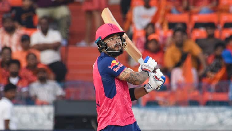 सेल्फी लेने के बाद रियान पराग ने ग्राउंड स्टाफ का फेंक दिया फोन? जानें मामले का पूरा सच