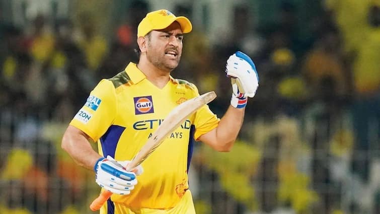 आकाश चोपड़ा ने उठाया धोनी के संन्यास का सवाल, भड़क गए सुरेश रैना; 4 दिग्गजों में छिड़ गई तीखी बहस