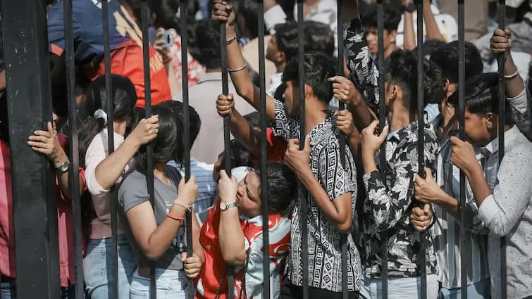 बेंगलुरु में मची भगदड़ पर RCB का आधिकारिक स्टेटमेंट जारी, टीम की फैंस से खास रिक्वेस्ट