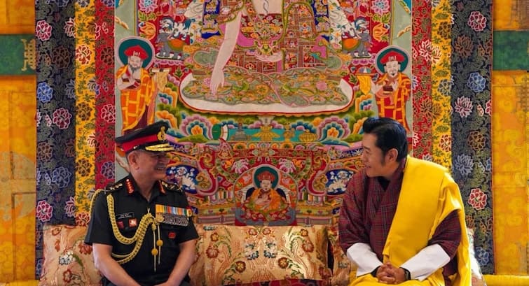 इस देश में आर्मी चीफ उपेंद्र द्विवेदी का ग्रैंड वेलकम, खुद किंग ने की मुलाकात;  टेंशन में चीन