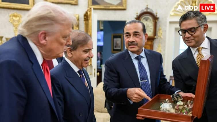 मुनीर-ट्रंप के बीच सीक्रेट डील! पाकिस्तान ने अमेरिका को भेजी दुर्लभ खनिजों की पहली खेप, मचा बवा