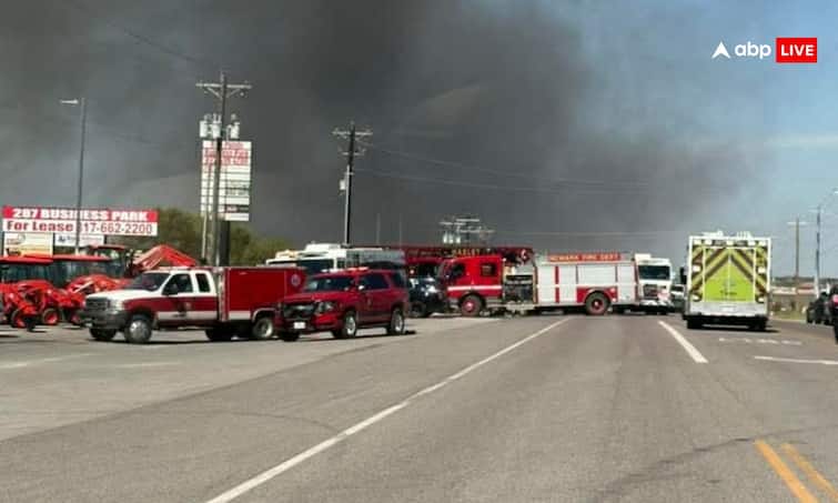 Watch: ट्रकों और ट्रेलरों पर गिरा विमान, इलाका हो गया धुआं-धुआं, सामने आया खौफनाक वीडियो