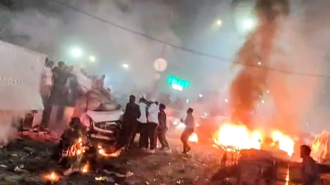 दिल्ली ब्लास्ट के बाद क्रिकेट मैच पर मंडराया खतरा? लाल किले के पास स्टेडियम की बढ़ी सुरक्षा