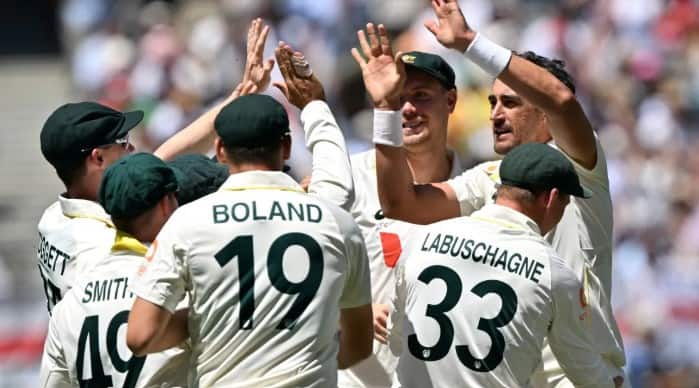 एशेज 2025-26 का पहला टेस्ट मैच शुरू, ऑस्ट्रेलिया ने दोहराया 79 साल पुराना अनोखा रिकॉर्ड, देखें