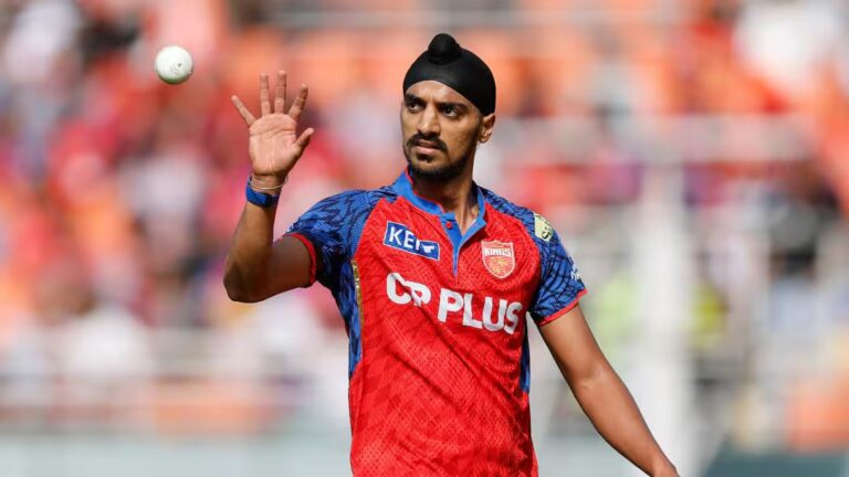 IPL में 100 विकेट लेने वाले पांचवें गेंदबाज बने अर्शदीप सिंह, 11 पारी के बाद खत्म किया विकेटों
