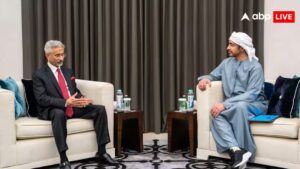 पाक में चल रही थी ईरान-अमेरिका की मीटिंग, उधर UEA क्यों गए विदेश मंत्री जयशंकर?