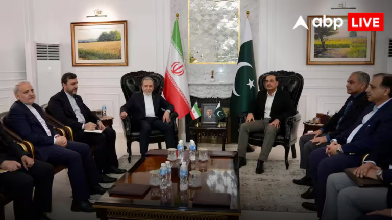 ओमान से वापस PAK आएगा ईरान का डेलीगेशन, इस्लामाबाद से जाएगा रूस, अराघची ने क्यों लिया ये फैसला?