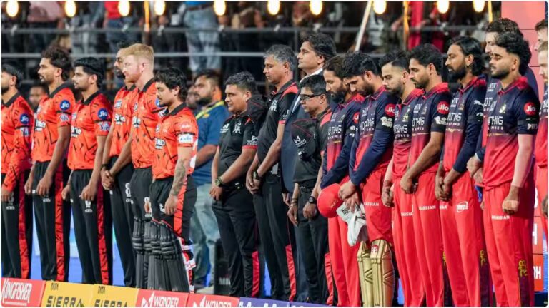 प्लेऑफ से पहले RCB को लगा बड़ा झटका, खूंखार बल्लेबाज चोटिल होकर लौटा अपने देश