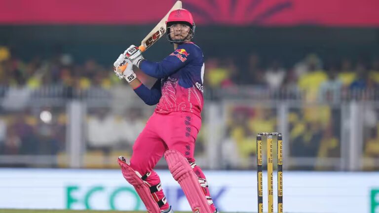 15 साल के वैभव सूर्यवंशी ने IPL में बना डाले 5 बड़े रिकॉर्ड, इनका टूट पाना है असंभव 15 साल के वैभव सूर्यवंशी ने IPL में बना डाले 5 बड़े रिकॉर्ड, इनका टूट पाना है असंभव